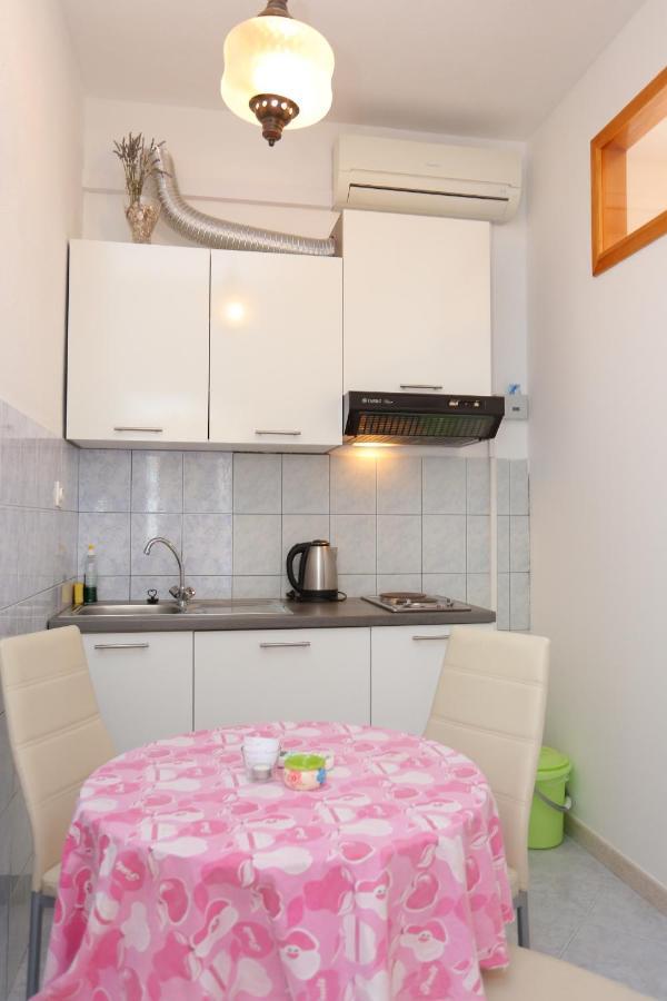 Apartments With A Parking Space Lokva Rogoznica, Omis - 17645 外观 照片